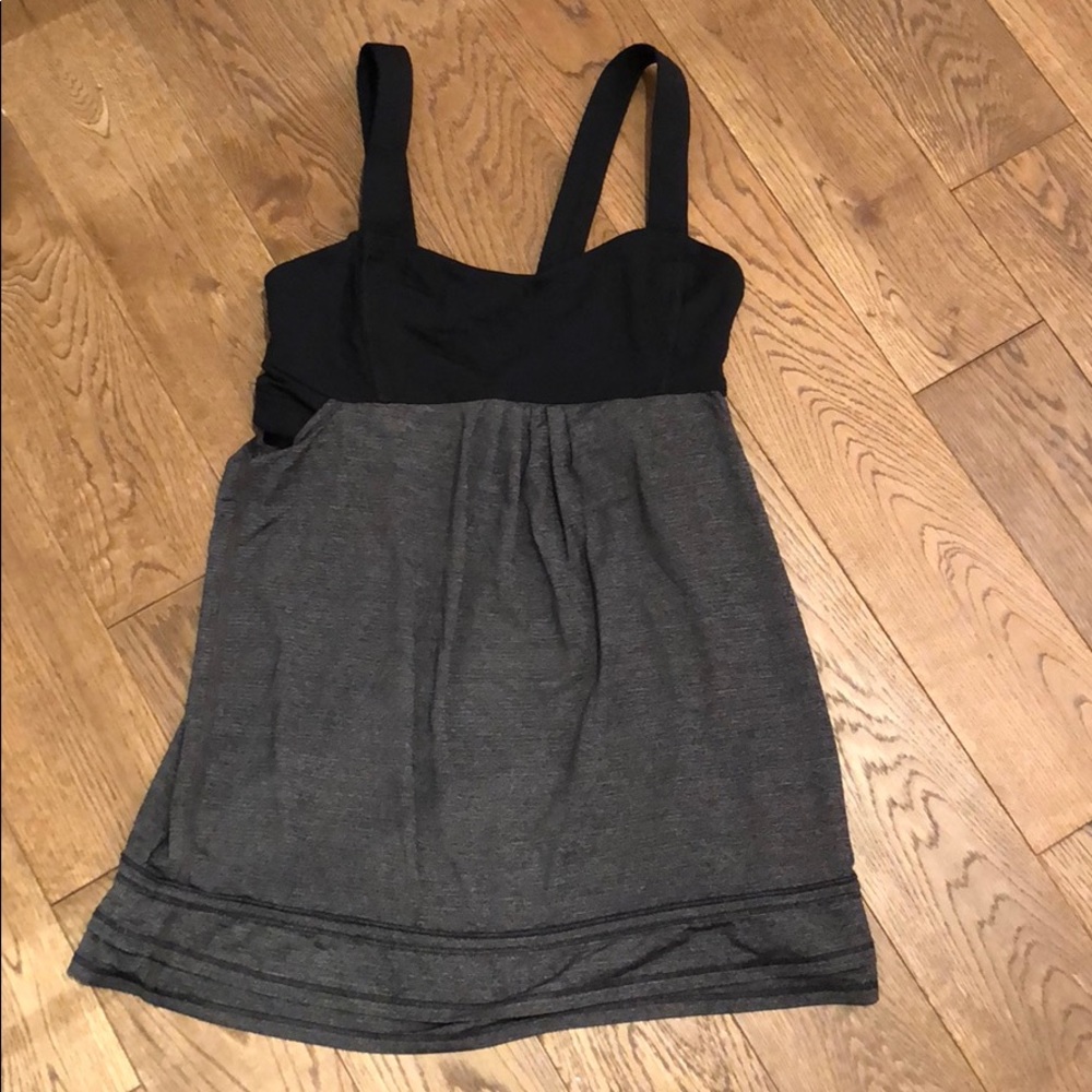 Lulu Lemon babydoll work out top